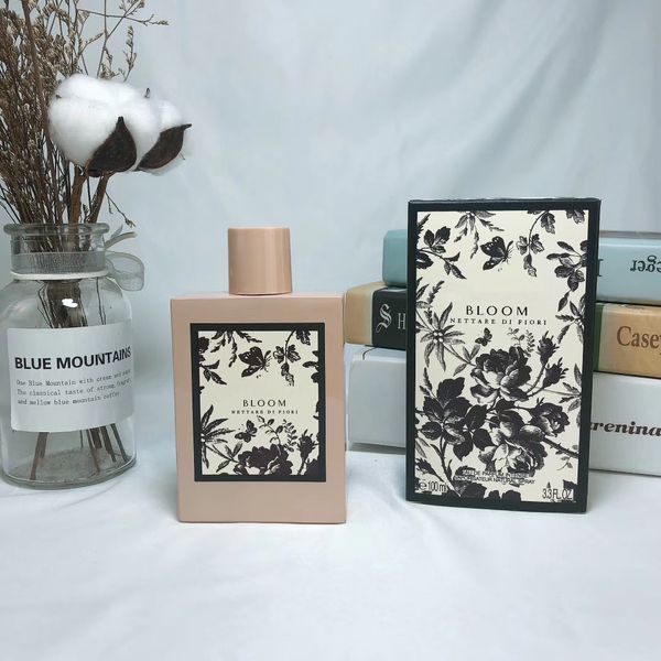 Para el perfume para mujeres, juegos de regalos de floración de 30 ml de 4 piezas, diseñador de marca famosa sexo colonia perfumes al por mayor de larga duración olor a flora flor de flor de floración fragancia 4i 334 S