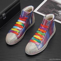 Para los tops hombres High Designer Glitter Charm Zapatos de diamantes de imitación Cause Flats Moccasins Masculino para caminatas Zapatos H