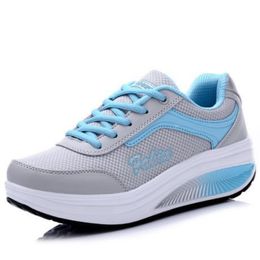 Voor vrouw sneakers Designer wandelschoenen Trainers vrouwelijke sneakers bergbeklimmen buiten lichtgewicht dame dames sportschoenen grote size compeititieve prijs