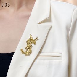 Voor vrouwen Mens Brand Gold Letter Broche Pin Suit Dress Pins For Lady Specificaties Designer sieraden