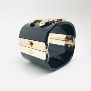 Pour femmes concepteur de bracelets bracelets appropriés 16 17 18 cm Braceuses de bracelet Bracelet Luxury Replica Premium Gift Spring Buckle 851