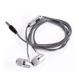 Buitenlandse handel Nieuwe bedradingsheadset Draadgestuurde zware subwoofer-headset met oordopjes In-ear geweven kabel Bedrade headset