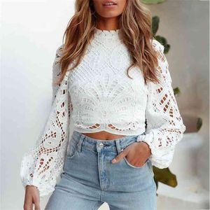 Foridol Hollow Out White Dentelle Crop Top Femmes manches longues Automne Hiver Blouse Tops Garches de brodiature occasionnels Tops courts 210415