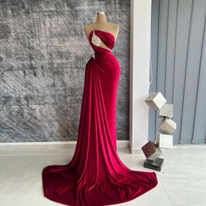 Formele rode zeemeermin prom -jurken voor vrouwen satijnen kristal strapless mouwels plooien sexy avondjurken gewaad de mariage