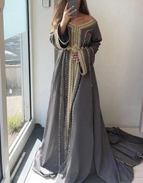 Formele mouwen Elegante jurken Lange Marokkaanse Kaftan Avond A-lijn Grijze prom feestjurken Arabische Dubai Vrouw Abaya Caftan Gold kralen