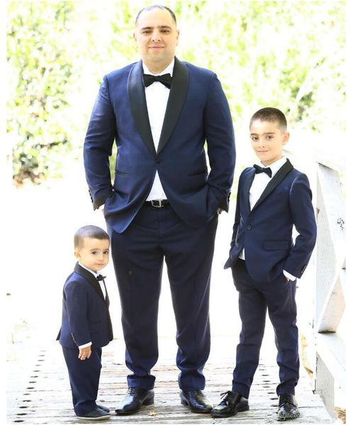 Esmoquin de boda formal 2019 Trajes de novio de ajuste clásico Ventilación trasera Niños Traje formal Esmoquin por encargo para bodas Ropa de padrino