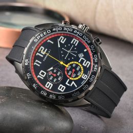 Formule1 Tog Mens Luxury Sports Montres Designer Brand Watch 3 Eyes Date Quartz Givères Men de poigne