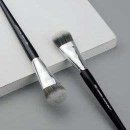 Fondation Brush Brosse de maquillage à la crème avec couverture Synthétique Face Contour Contour Correcteur Powner Fibre Soft Fibre Wool Makeup Cosmetic