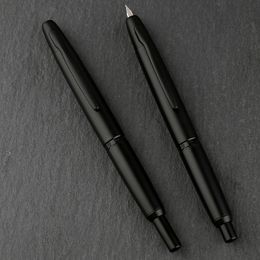 Plumas estilográficas Llegada MAJOHN A1 Retro Mate Negro Pluma estilográfica retráctil 0.4mm EF Nib Prensa Plumas de tinta para escribir Papelería de oficina 230807