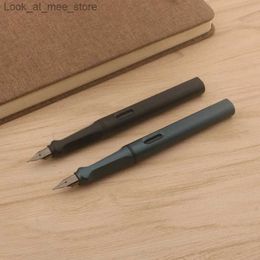 Stylos à plume Stylos à plume de luxe de haute qualité stylo plume vert givré mode noir mat fournitures scolaires de bureau d'affaires stylos à encre à pointe noire en titane Q240314