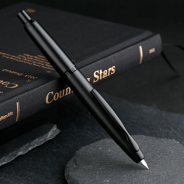 Stylos à plume en douceur marque MAJOHN A1 rétro noir mat stylo plume rétractable 0.4mm pointe Fine presse stylos à encre pour l'écriture papeterie 230821