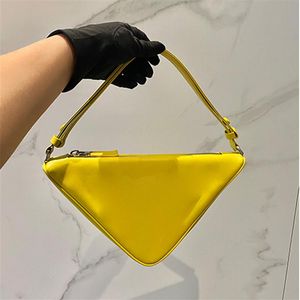 Vier kleuren van hoge kwaliteit P TOTE BAGS CALFSKIN driehoekige handtas dames schoudertas verstelbare riem groen wit geel let238e