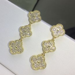 Vier blad klaver oorbellen natuurlijke schaal edelsteen goud vergulde 18k ontwerper voor vrouw t0p kwaliteit hoogste aanrechtskwaliteit diamant Europeaan maat kristal 004 004