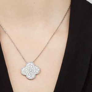 klavertje vier ketting Gemaakt van natuurlijke schelpen en natuurlijke agaat 925 zilveren designer voor dames T0P Geavanceerde materialen kristal klassieke stijl voortreffelijk 007