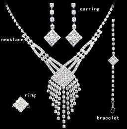 Vier stks sieraden set kristal bruiloft kroon oorbellen ketting tiaras ringen armband accessoires mode hoofdtooi HT122