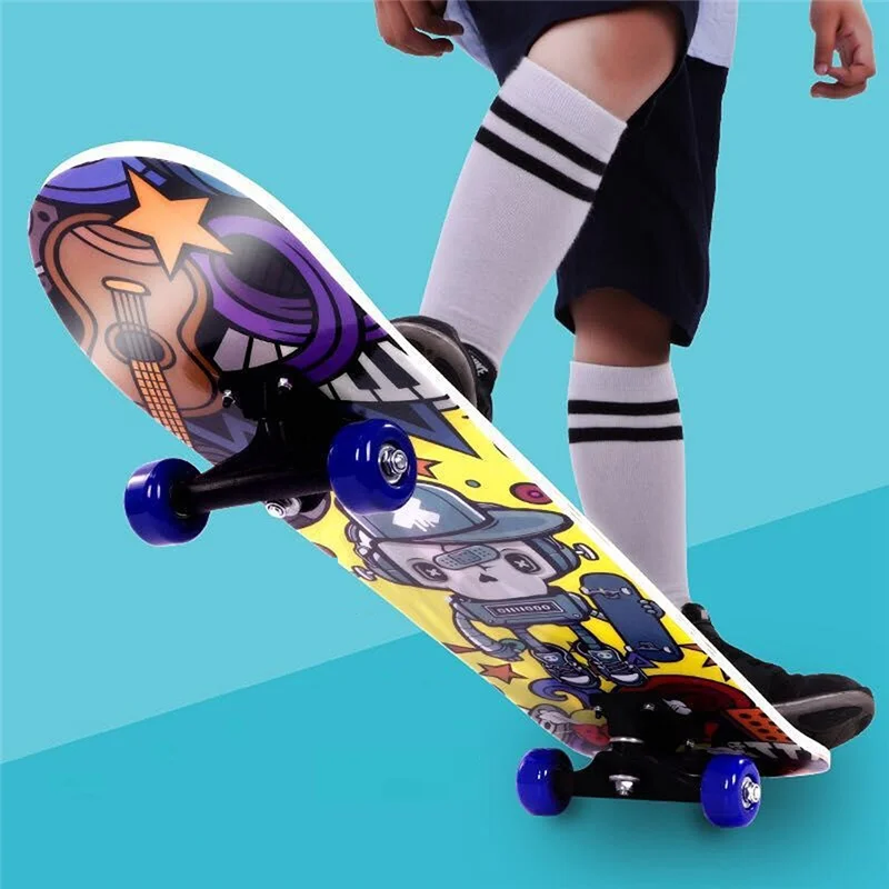 Fyra-hjul skateboard män och kvinnor nybörjare dubbel rocker 3-8 år gammal barnscooter 80 cm utomhussporter