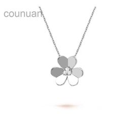 Collier pendentif trèfle à quatre feuilles femelle acier de l'herbe chanceuse clavicule Saturne Colliers de diamant or pour femmes Chaîne de tennis pour hommes rose or argenté