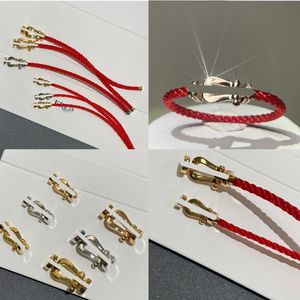 FR New Designer Fashion Red Rope Charm Bracelet For Women Men Bracelet 925 Silver Horseshoe Forme adaptée aux amoureux des bricolages
