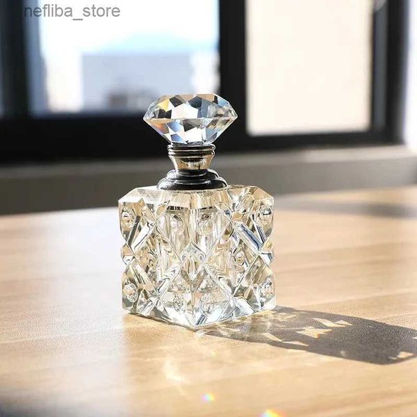 Fragrance 3 ml Bouteille d'huile essentielle en cristal de haute qualité avec gouttes en verre Stick Perfume Dispensateur Bouteille de parfum Boîte de bouteille de parfum L410