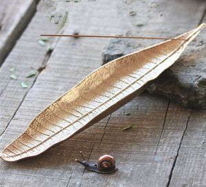 Lámparas de fragancia Creativo Retro Cobre Bodhi Leaf Incienso Palo Hecho a mano Incienso Titular Decoración para el hogar Zen Censer Cobre Caracoles para regalo 230710