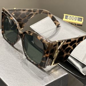 Brilmontuur Populaire brief Unisex-brillen Mode-metalen zonnebril met doos Zeer mooi cadeau Zonspiegelglas Designer