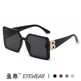 Frames 2023 New B Hot Sale Box BB Lunettes de soleil de mode individualisées pour hommes et femmes