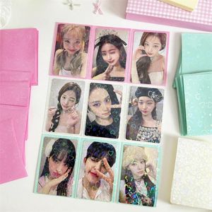 Frames 50pcs Color Laser Pocard Sleeves Case Kpop Idol Star Picture Carte Protector Material Material Material Sac de rangement du support