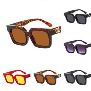 Cadres Mode Offs Lunettes De Soleil De Luxe Marque Hommes Femmes Lunettes De Soleil Flèche x Cadre Noir Lunettes Tendance Hip Hop Carré Lunettes De Soleil Sports Voyage Lunettes De Soleil 8CRN