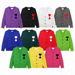 Francia Amis Cardigan Diseñador Suéter de punto Suéteres de mujer Hombre Jersey Suéter Calidad de gama alta 780 g Paño Unisex Diseño de patrón de corazón Lujo Venta al por mayor Instock