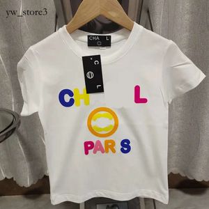 France Paris Luxury Femmes Channel Tshirt Men Top T-shirt Couple d'été Nouveau créateur décontracté Shirts Clothing broderie Loose Mens Womens Polo Chanells Shirt 2A7