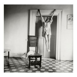 Francesca Woodman sans titre Rome italie 1977 peinture affiche impression décor à la maison encadré ou sans cadre Poppaper Material269a