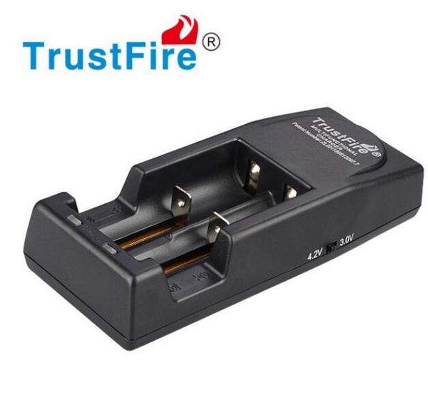 Smart Trustfire TR-001 Chargeur Intelligent 18650 Chargeurs de batterie Fit 18650 26650 18350 Batteries Vs Trust feu TR-002 006 Nitecore UM20 D4