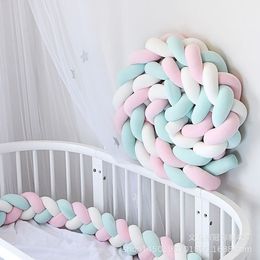 Gratis DHL 3 Strand Gebreide Pasgeboren Cot Bed Beddengoed Kussen Hek Weave Knoop Gevlochten Baby Cradle Crib Protector Rail Baby kinderbox Bumper Kussen INS Decor YL0341