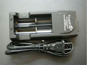 Gratis DHL, 3V-3.6V Voltage Trustfire 001 TR001 Lithium-batterijlader voor 14500 16340 18500 18650 Batterij (zwart of wit)