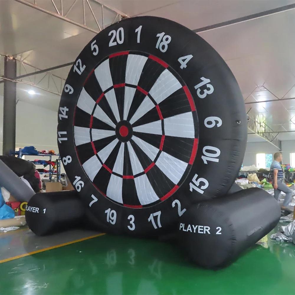 Kostenlose Türversand riesige aufblasbare Fußball-Dartscheibe Großhandel Schlauchboote Fußball Darts Karnevalsspiel