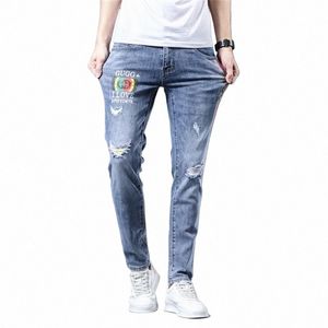 Gratis Schip 2021 Mannen Nieuwe Klassieke Ripped Geborduurde Slanke Jeans Mid-Taille Rechte Gedrukt Casual Broek Q2b8 #