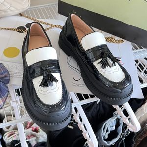 Italie Marque Mode Gland Femmes Designer Robe Chaussures Classique Double Lettre Dames Semelle Épaisse Mocassins Noir Scarpe De Haute Qualité À Fond Plat En Cuir De Vachette Casual Chaussure