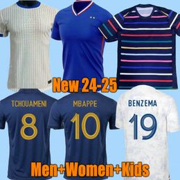 Club français Sets complets 2024 2025 Benzema Soccer Jerseys 24 25 Giroud Mbappe Griezmann Saliba Pavard Kante Maillot de Foot Equice Maillots Men Kids Kit Kit Football