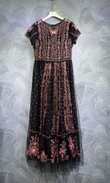 Robe française printemps/été nouveau haut de gamme maille noire robe longue papillon broderie robe femmes