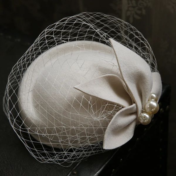 Français élégant fascinateur britannique Chic béret 100 laine chapeau haut de forme mariée coiffure de mariage Banquet coiffure femme fête feutre Fedora 231227