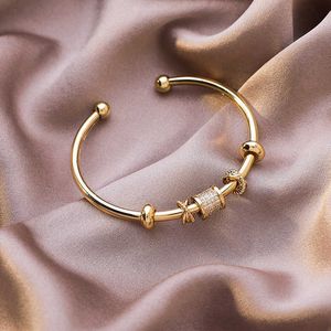 Franse elegante glanzende CZ steen messing goud armbanden voor dames dames geometrische kruis verstelbare open bedelarmband partij sieraden Q0722