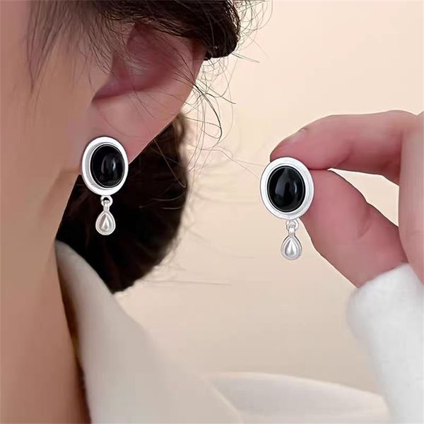 Pendientes de aguja de plata S925 con gotitas de ágata negra a la moda francesa para mujer, nueva joyería de lujo Simple mate de concha blanca Vintage