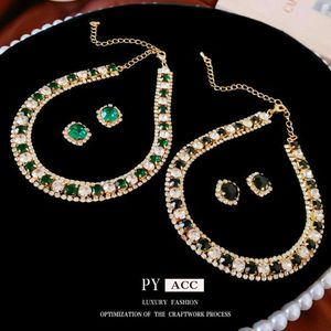 Franse lichte diamant geometrische oorrang ketting set met Koreaanse stijl ontwerp sense kraagketen gepersonaliseerde eenvoudige sieraden