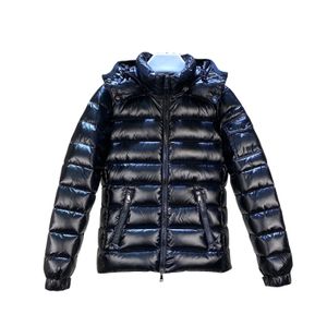 Fran￧ais de luxe Femmes Down Veste Jacklist Matela Parka Pure Color Hoodle ￉paississez les vestes d'oie d'hiver Femme Plume pardessus noir et argent