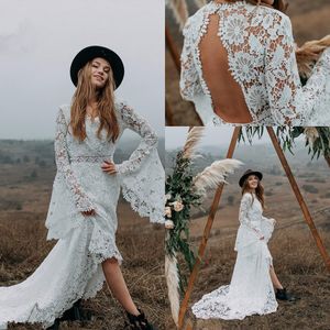 Franse macrame kant trouwjurken met lange bel sleeves 2022 v-hals backless bohemain country beach hippie bruid jurk