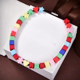 Français Paris Mode Cube Lettre Colorée Collier De Perles Bracelet Ensemble Hommes et Femmes HipHop Street Marque Bijoux Cadeau 240305