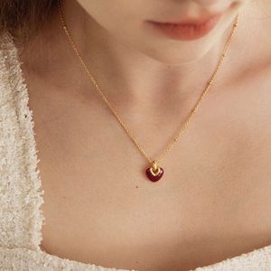 Collier d'amour de colle en émail rouge français pour les femmes