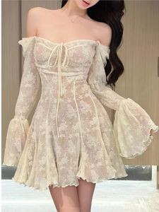 French Sexy Lace Mini Dress Femmes Y2K Off Bounder Up Ruffles A-Line Autumn Spring Long Manche Prom Prom Vestidos 240424