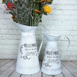 Franse stijl boerderij decoratieve werpers, metalen witte rustieke werper vaas bloemkan voor woondecoratie, bruiloft decor 210623
