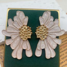 Franse stijl handgemaakte emaille bloemblaadjes oorbellen vrouwelijke tarwe oor noppen retro luxe oorstoppen sieraden e6582